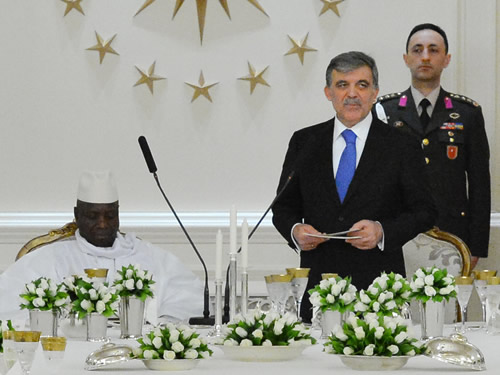 Cumhurbaşkanı Gül’den Gambiya Cumhurbaşkanı Jammeh Onuruna Akşam Yemeği